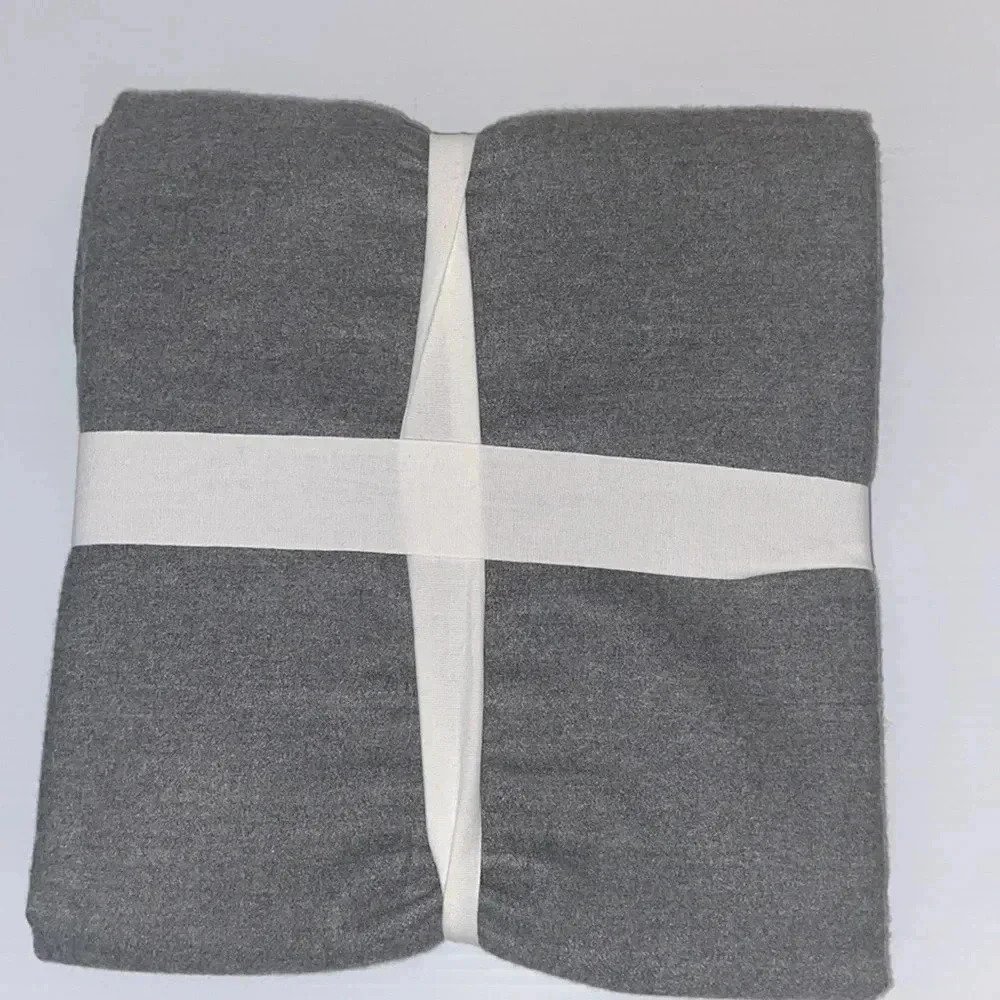 POTTERY BARN Accent Reversible Throw / Blanket Gray - NWT NEW - Picture 4 of 6